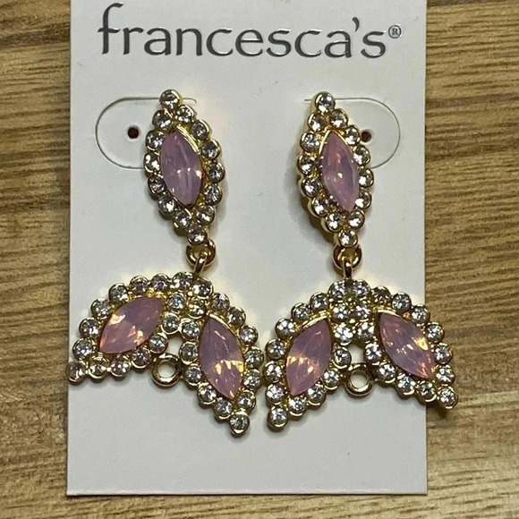 Francesca’s Pierced Earrings Pink Marquis Leaf Fashion Earrings New - Picture 1 of 4